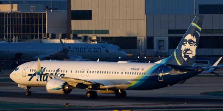 4 Awak Alaska Airlines Dibawa ke Rumah Sakit Setelah Mencium 'Bau Tak Dikenal'