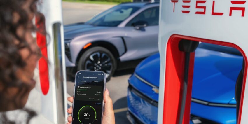 Supercharger Tesla Akan Semakin Banyak Dipesan